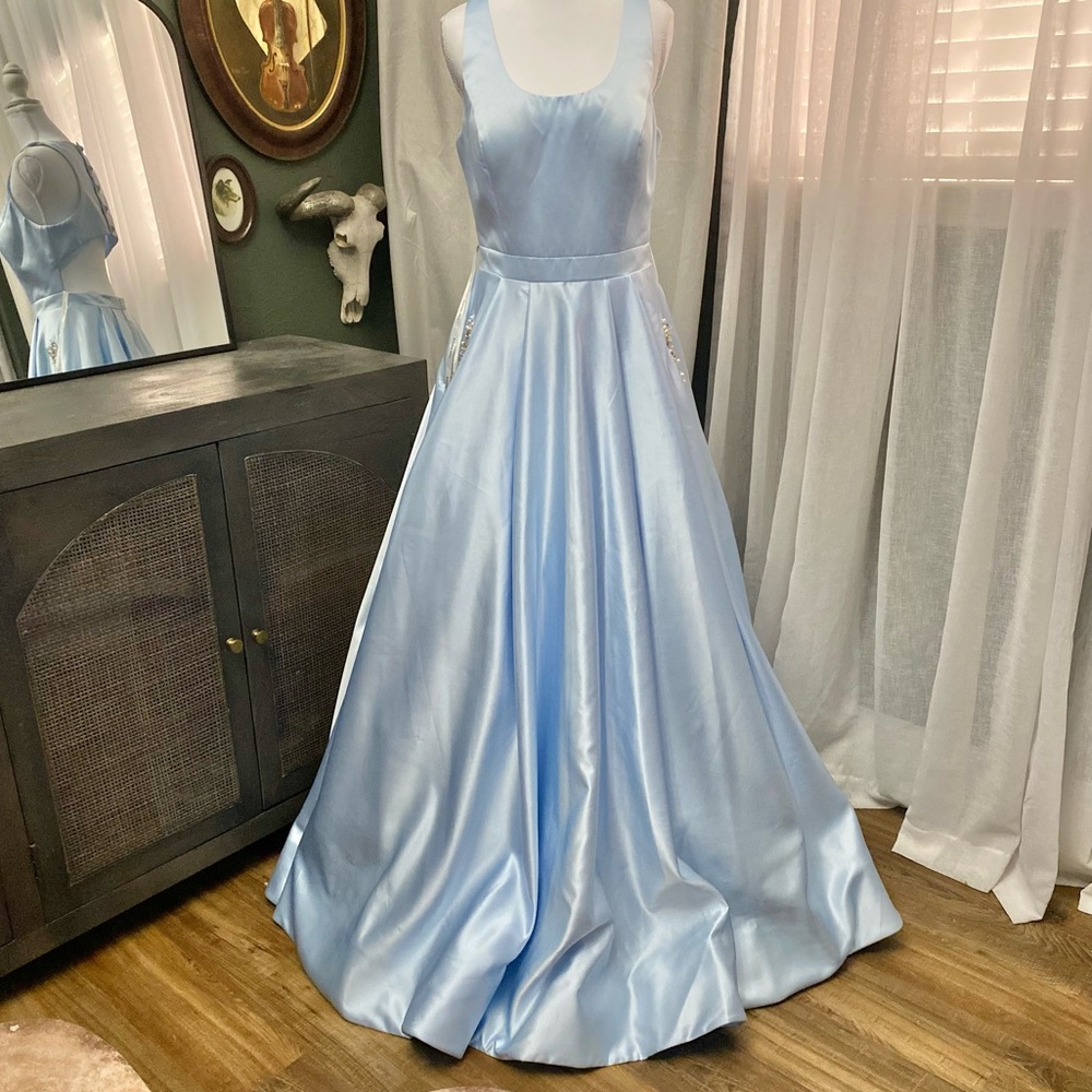 Sherri Hill Light Blue Gown with Pearl Embellishments on Pockets NWT Size 10